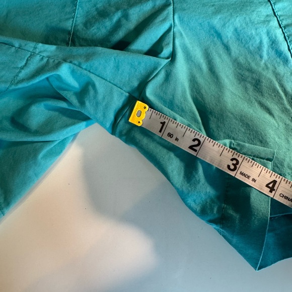 BE PRESENT Yoga inspired short Sz. Med. - Picture 7 of 8